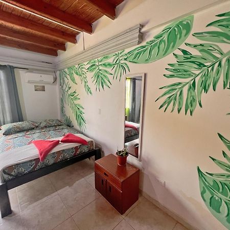 Hostal Mom Mariela San Andrés エクステリア 写真